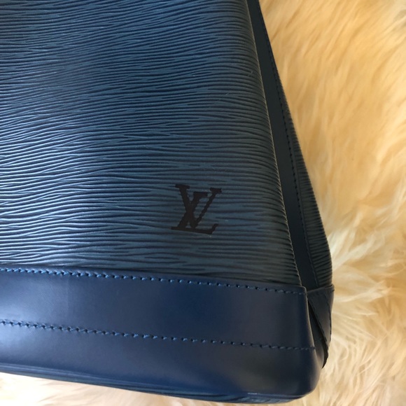 Authentic Louis Vuitton Noe in EPI Blue - Picture 14 of 16
